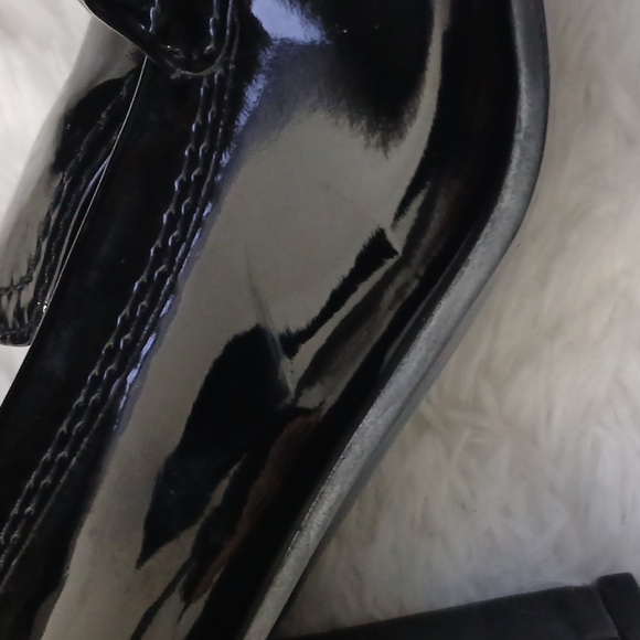 Marc Fisher Glossy Black Grannycore  Chunky Heel Loafers with Chain Accent - Picture 12 of 16